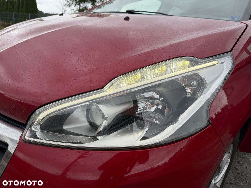 Peugeot 208 - 23