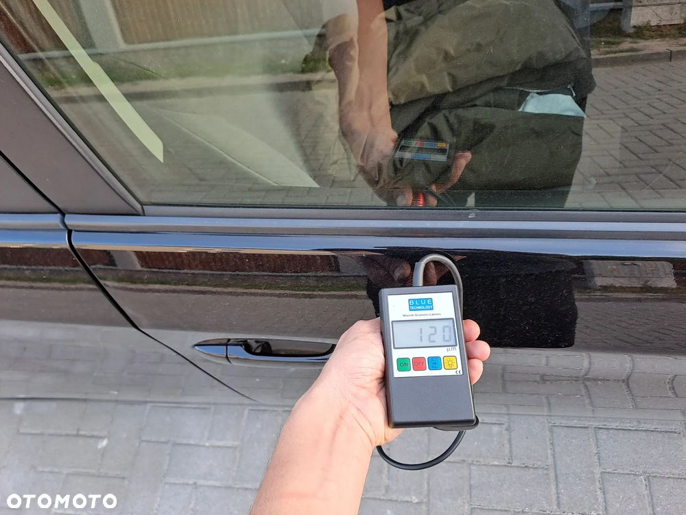 Toyota Prius (Hybrid) - 26
