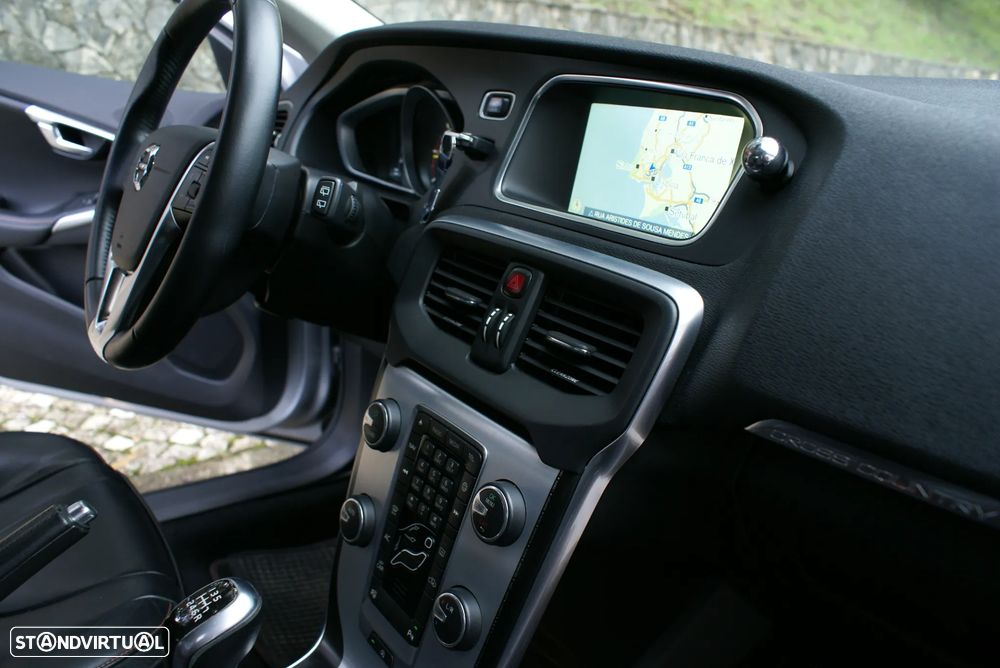 Volvo V40 2.0 D3 VOR - 20