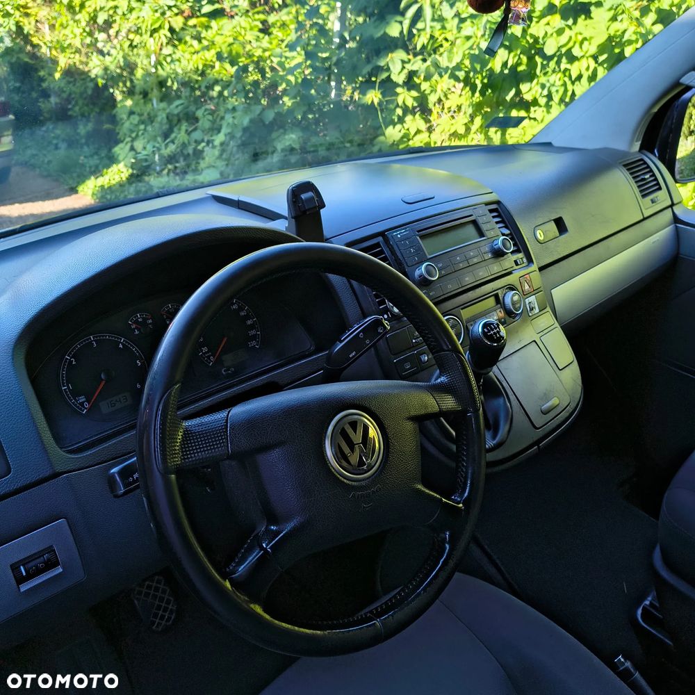 Volkswagen Multivan - 9