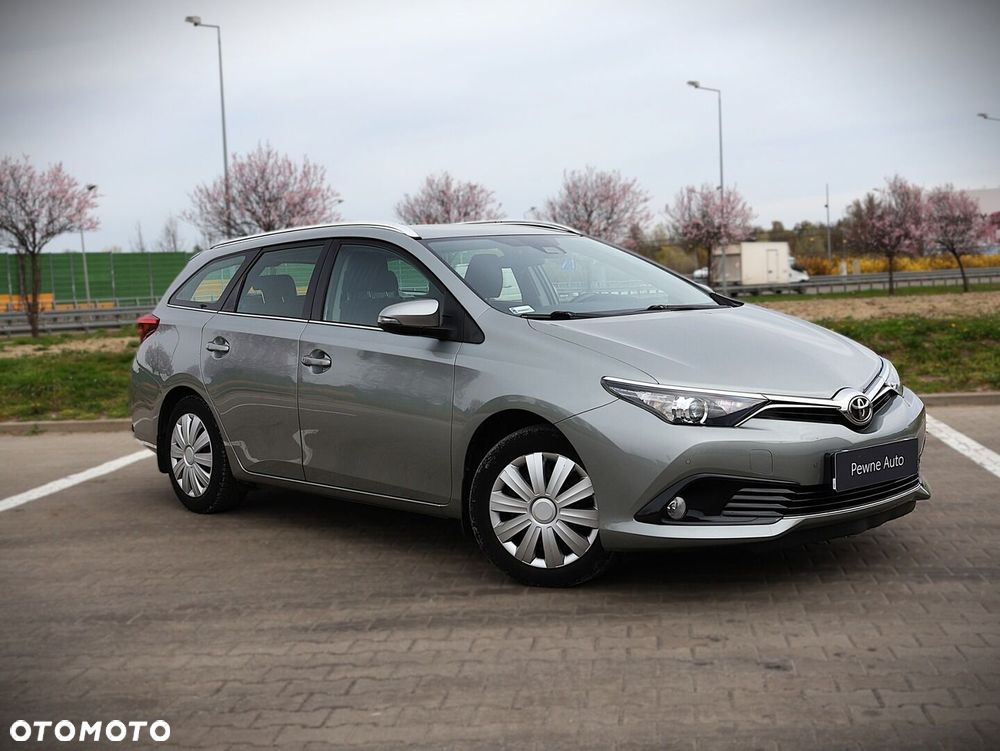 Toyota Auris 1.6 Premium Comfort - 6