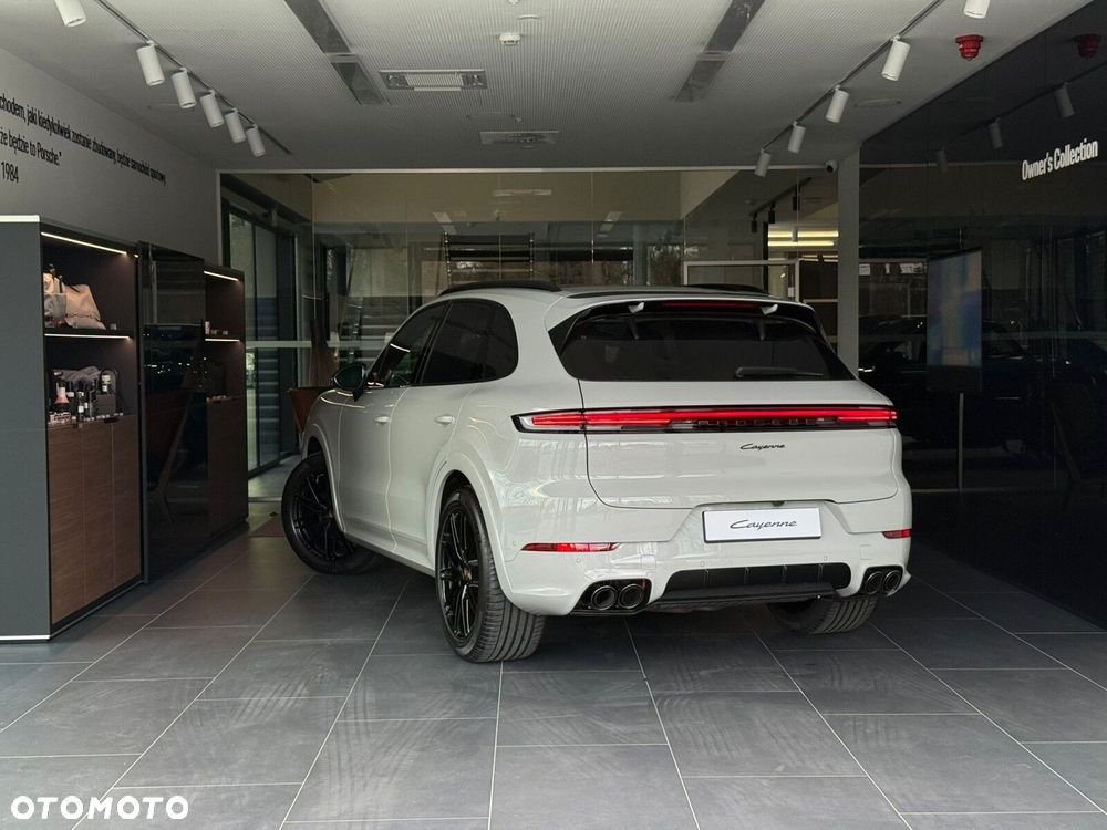 Porsche Cayenne - 4