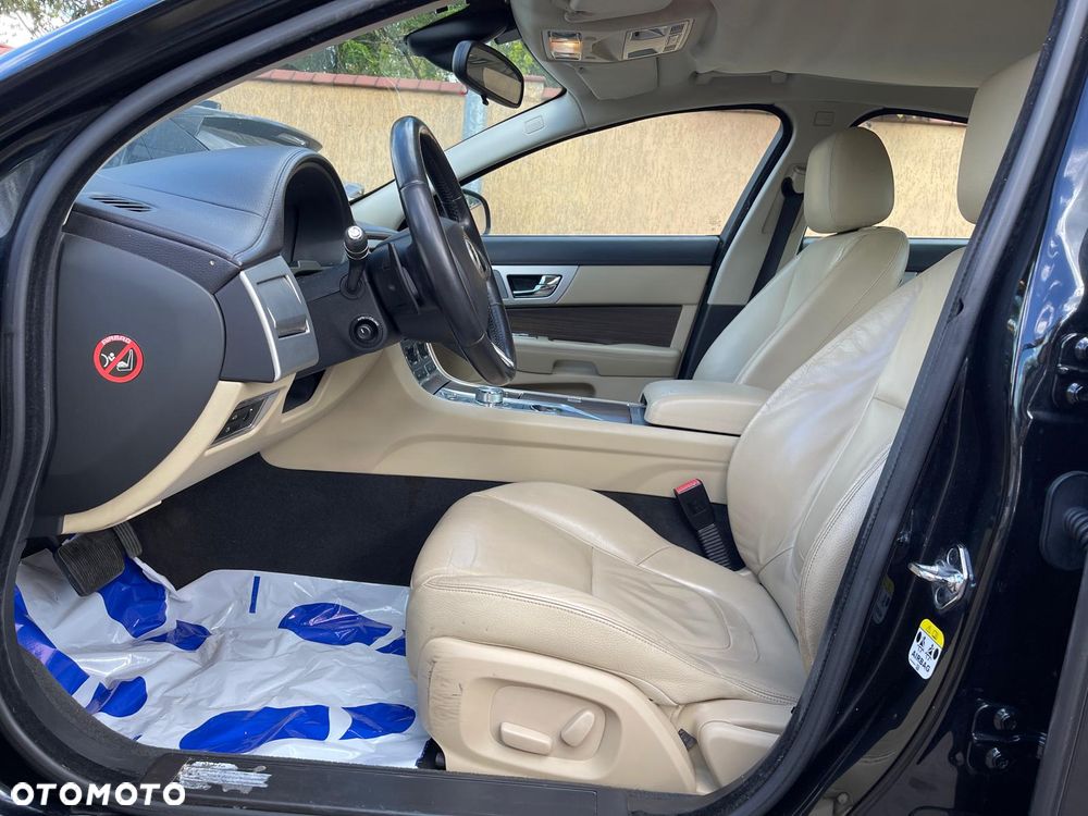 Jaguar XF - 20