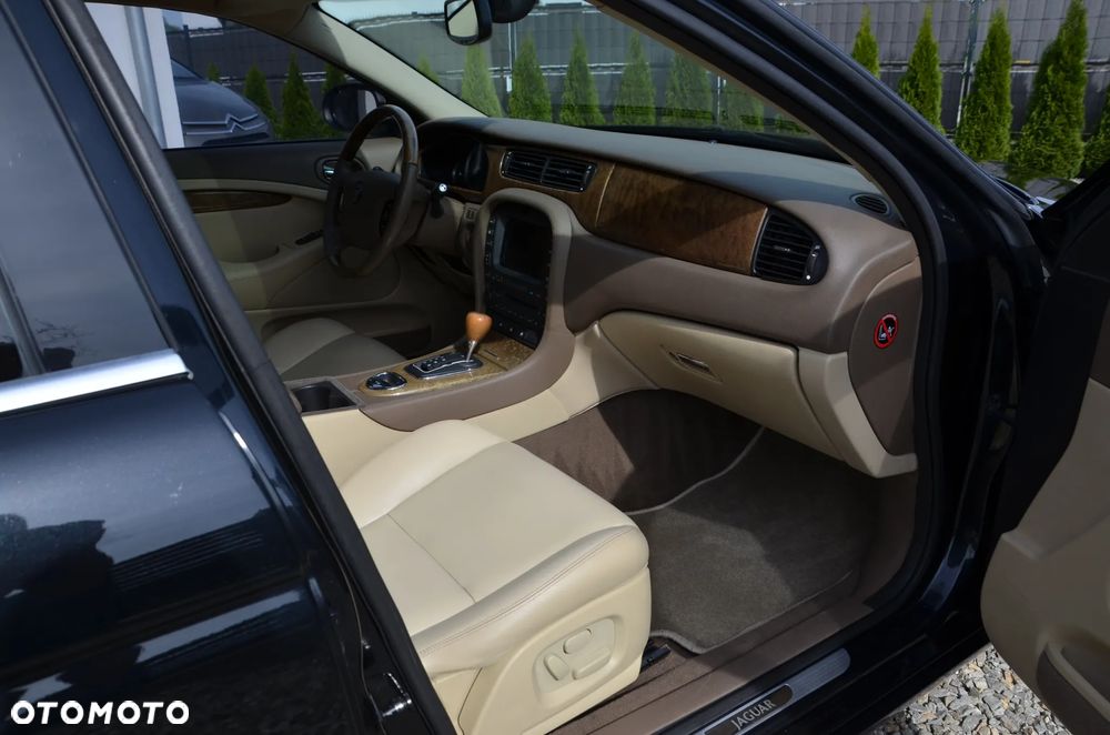 Jaguar S-Type 2.7 V6 D Executive - 29