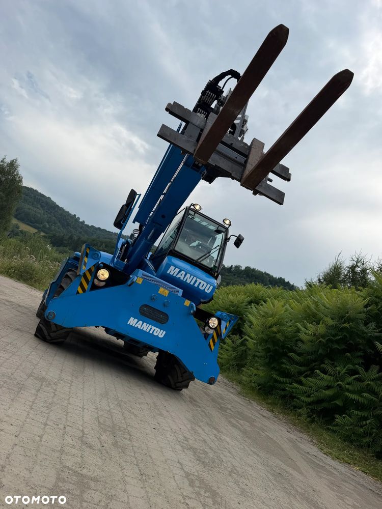 Manitou MRT 1840 Ładowarka Teleskopowa Obrotowa ROTO Dźwig Zwyżka 18 metrów wysuw. 4 tony Udźwig! Maszyna nie różni się od Nowej z Salonu! 2022rok, 1600 mtg.  Pilot zdalnego sterowania! Widły.  Aktualna DEKRA 2027 rok. skręt 4 koła KRAB. Auto-poziomowanie! małe gabaryty maszyny. Mała waga a potężny zasięg i udzwig! Pełna Dokumentacja do maszyny z serwisów CE itd! Maszyna po wszystkich Możliwych serwisach do 2027 roku. Wielka okazja. Ładowarka sprowadzona z Norwegii. Pracowała sporadycznie i lekko w urzędzie miejskim! Zerowe zużycie! - 39