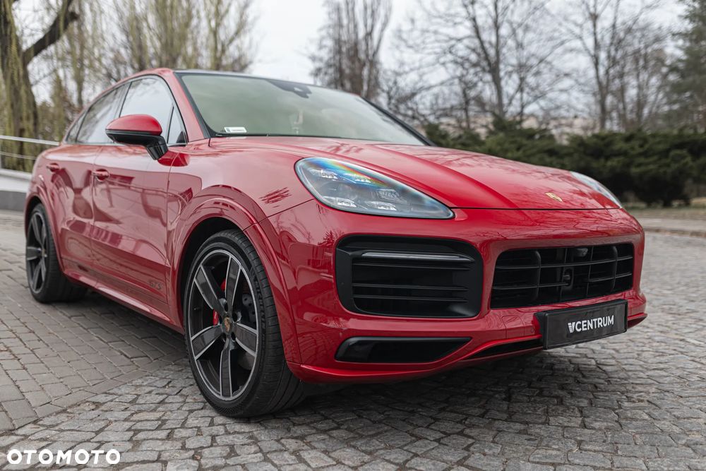 Porsche Cayenne GTS - 7
