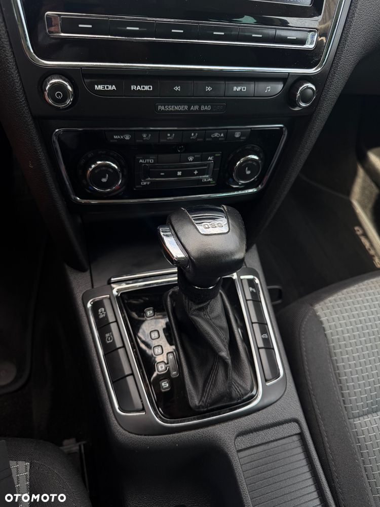 Skoda Superb 1.8 TSI DSG FAMILY - 30