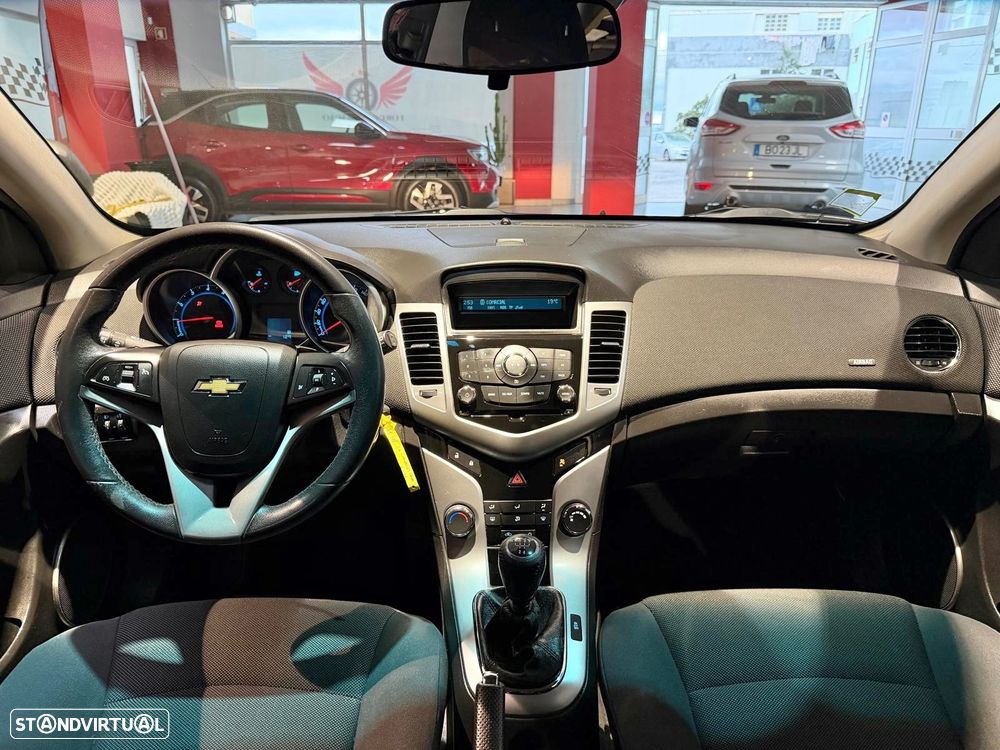 Chevrolet Cruze 1.6 LT - 9