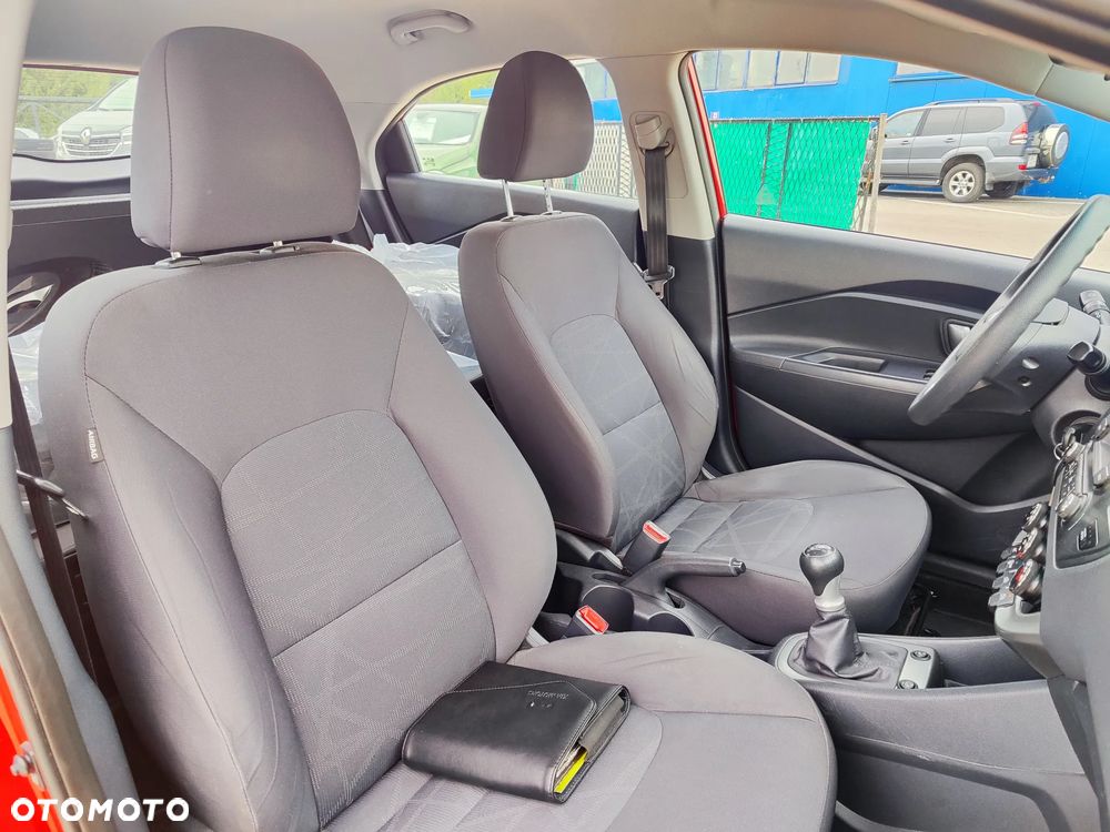 Kia Rio - 11