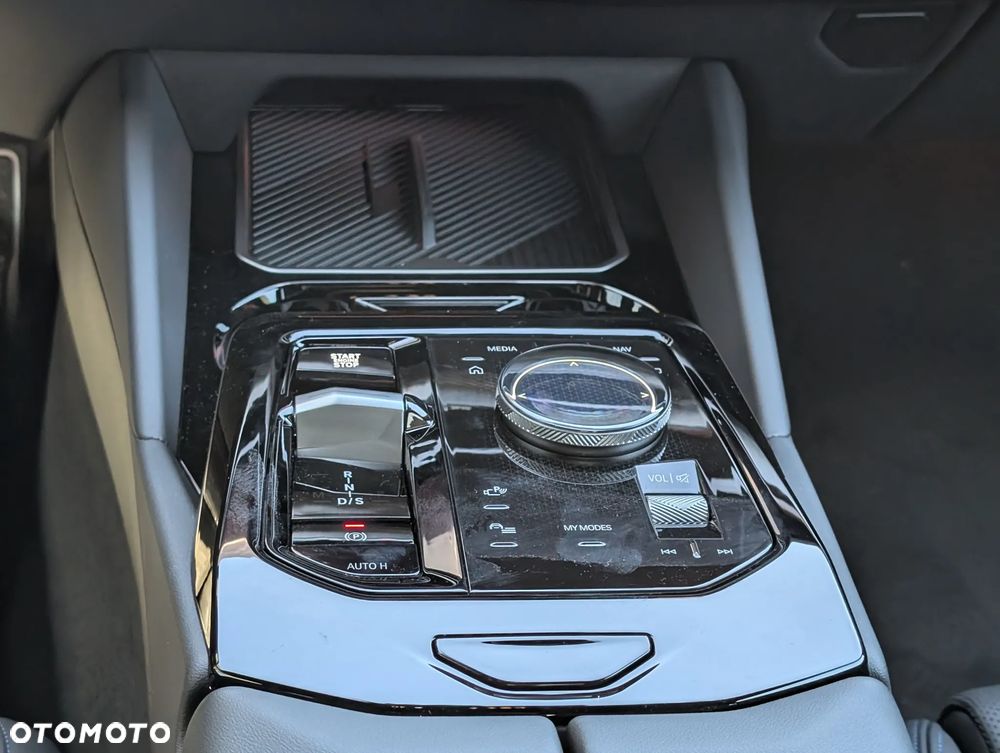 BMW Seria 5 520i mHEV - 15