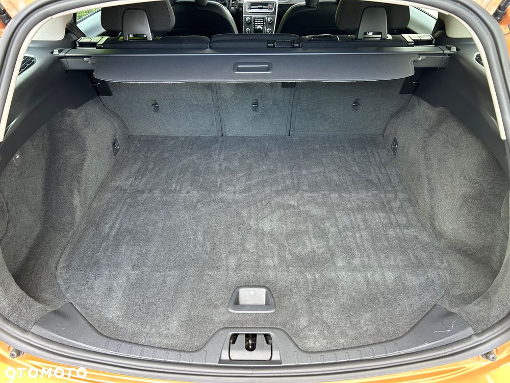 Volvo V60 T3 Edition Pro - 28