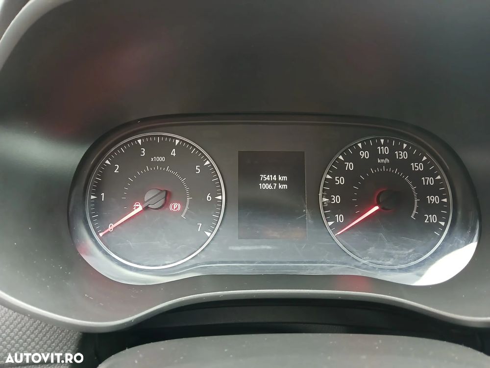 Dacia Logan TCe 90 Essential - 5