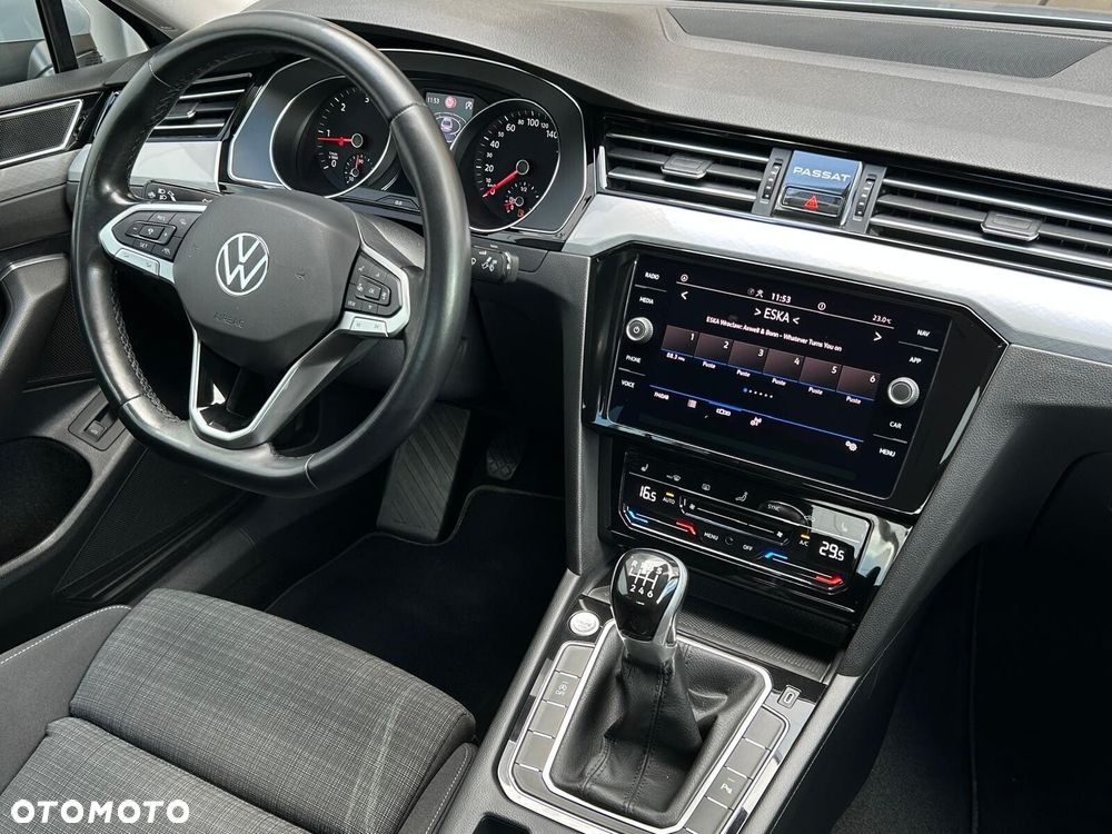 Volkswagen Passat - 17