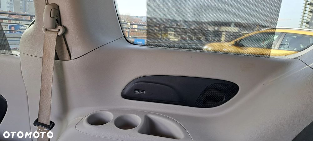 Chrysler Pacifica - 22