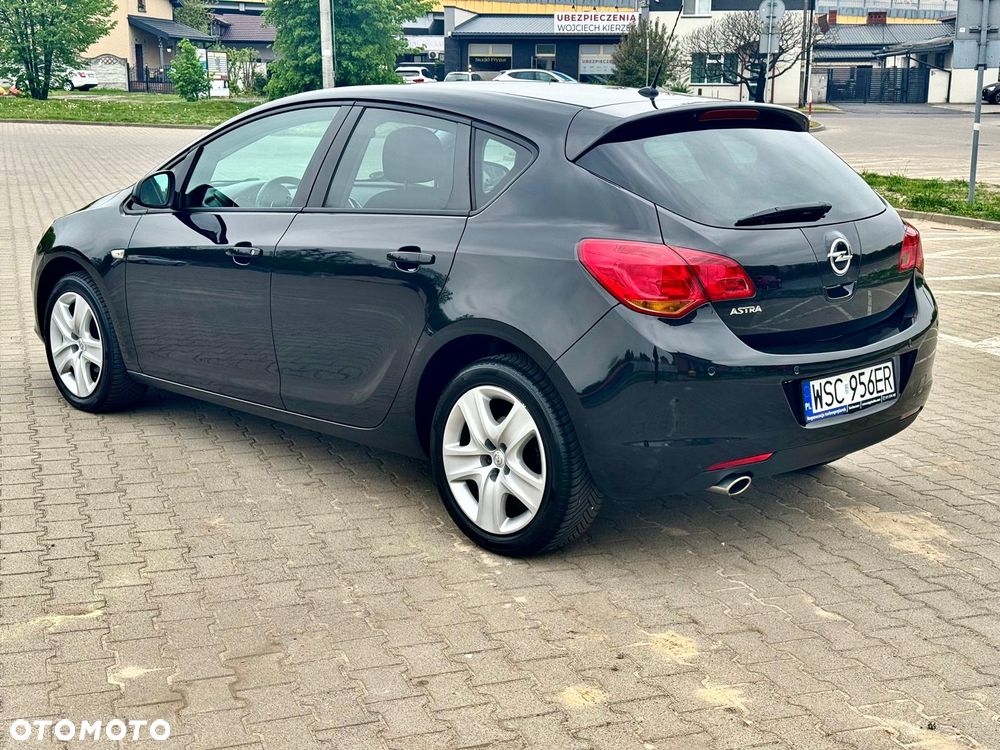 Opel Astra 1.4 Turbo Design Edition - 4