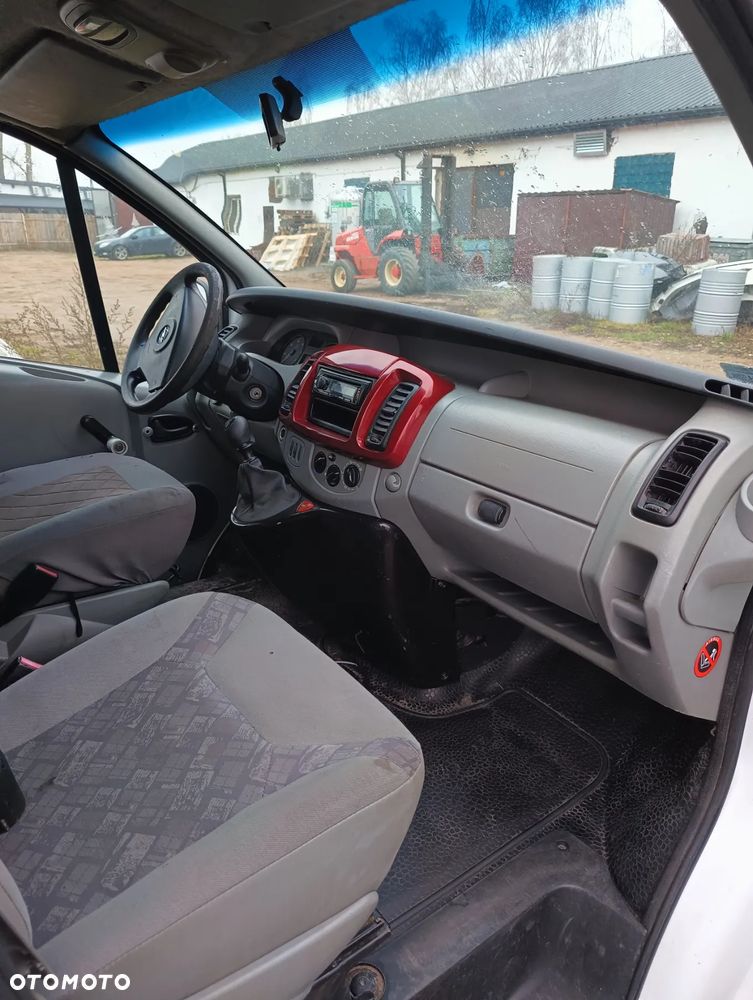 Opel Vivaro - 8