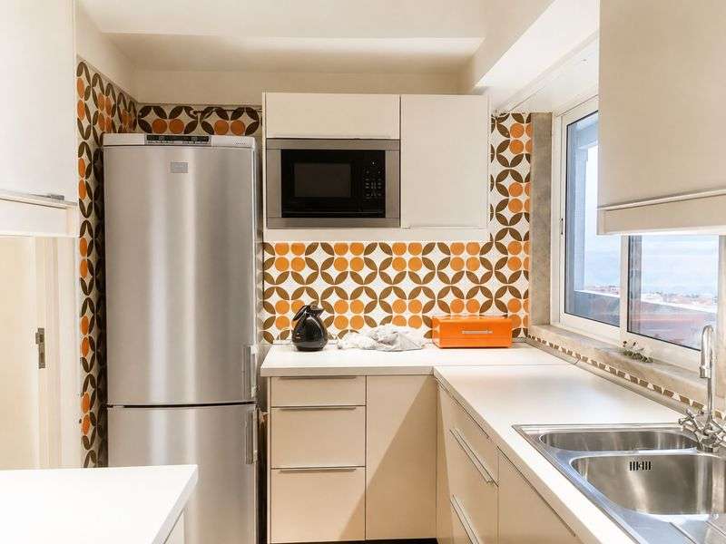 T2 nas Torres do Restelo com Vista Rio Tejo e Varanda 2.000€/mês - Grande imagem: 3/10