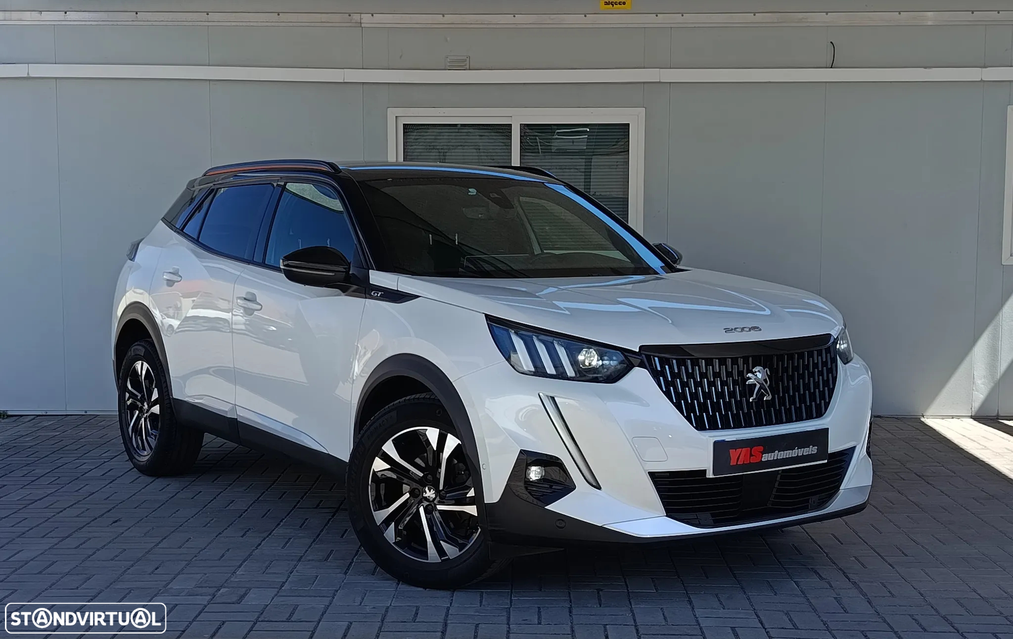 Peugeot 2008 PureTech 130 EAT8 GT - 3