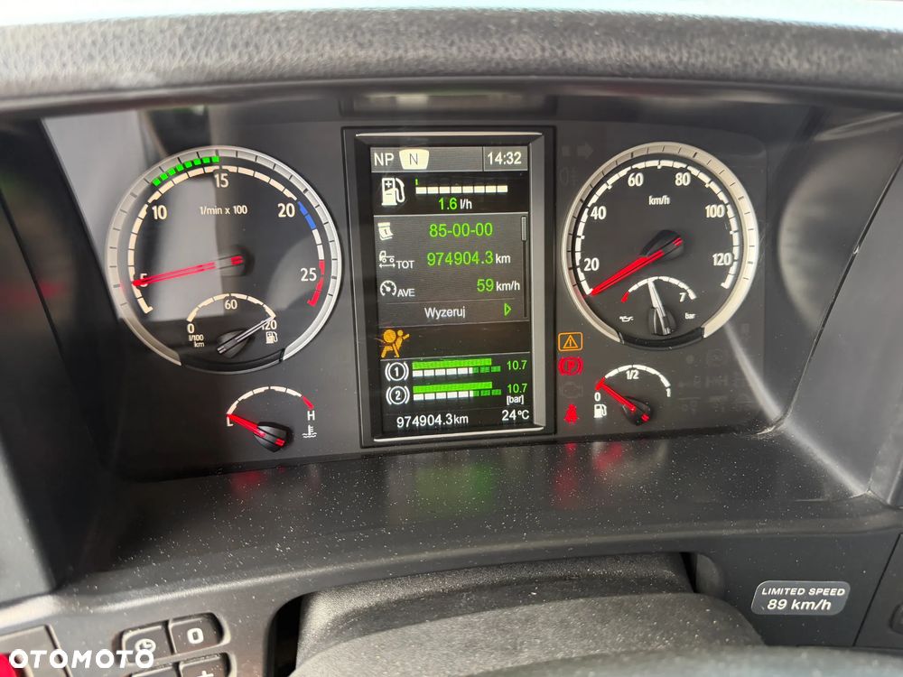 Scania R450 RETARDER / LED / KLIMA POSTOJOWA / MIKROFALA / ALUFELGI / ZBIORNIKI 1200 L / FULL SPOJLERY / NAWIGACJA / ŚLICZNA SCANIA / OD NOWOŚCI SPALANIE TYLKO 27 L / 11.2016 ROK !! - 25