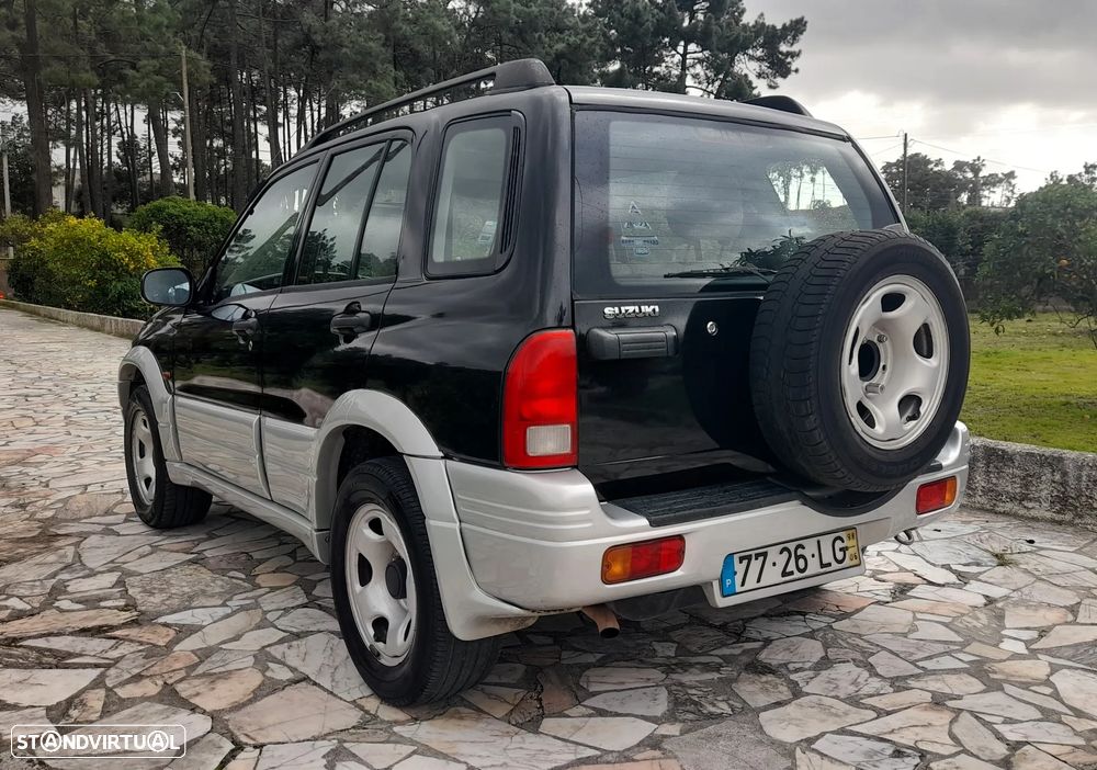 Suzuki Grand Vitara Metal Top 2.0 L - 5
