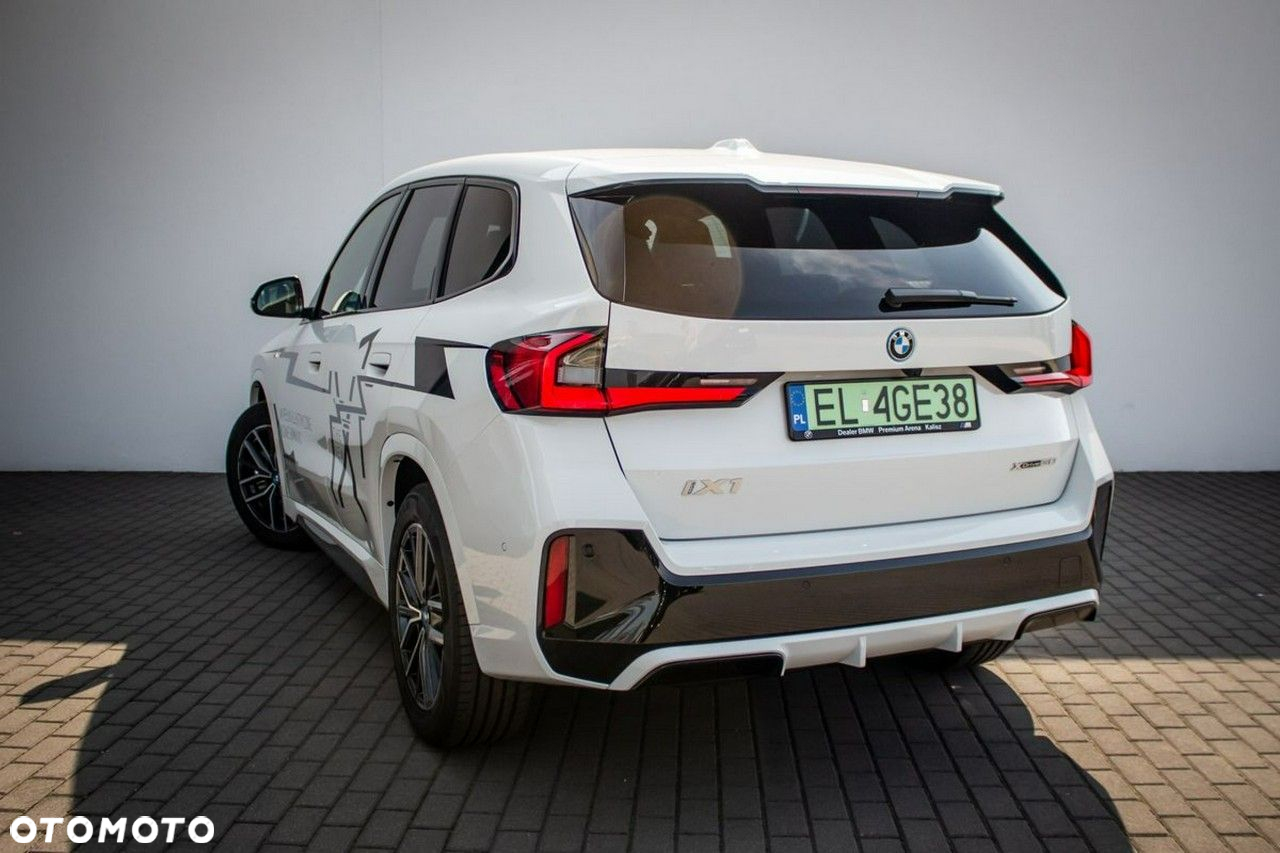 BMW iX1 - 8