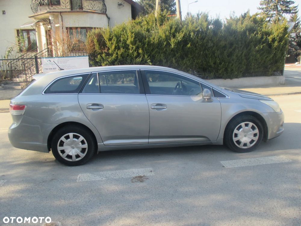 Toyota Avensis 1.8 Sol - 21