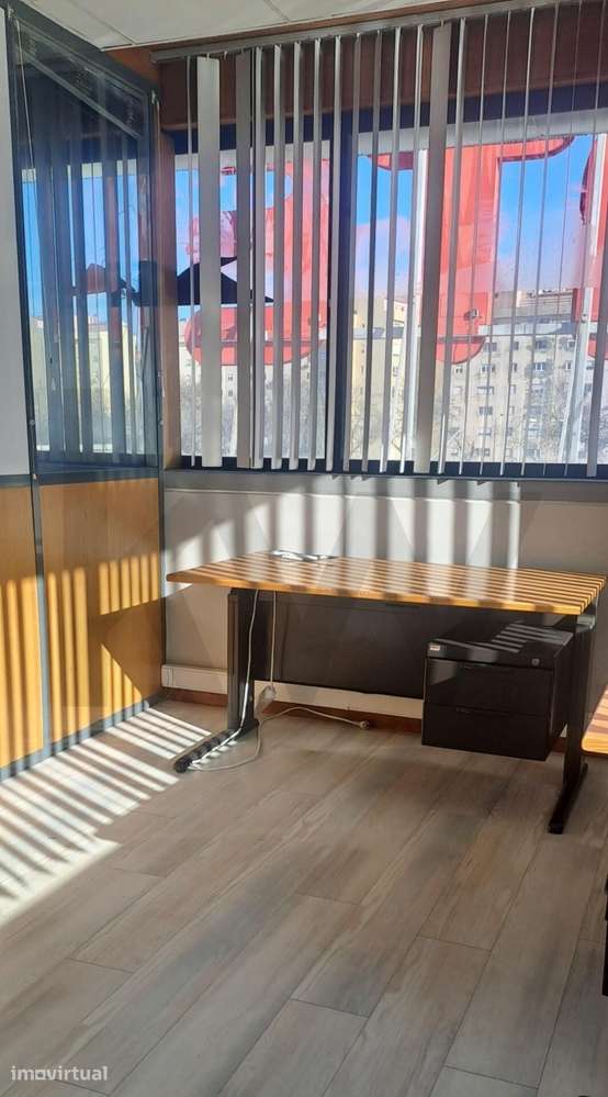 Arrendamento de Escritório no Centro Comercial Continente Telheiras - Grande imagem: 2/9