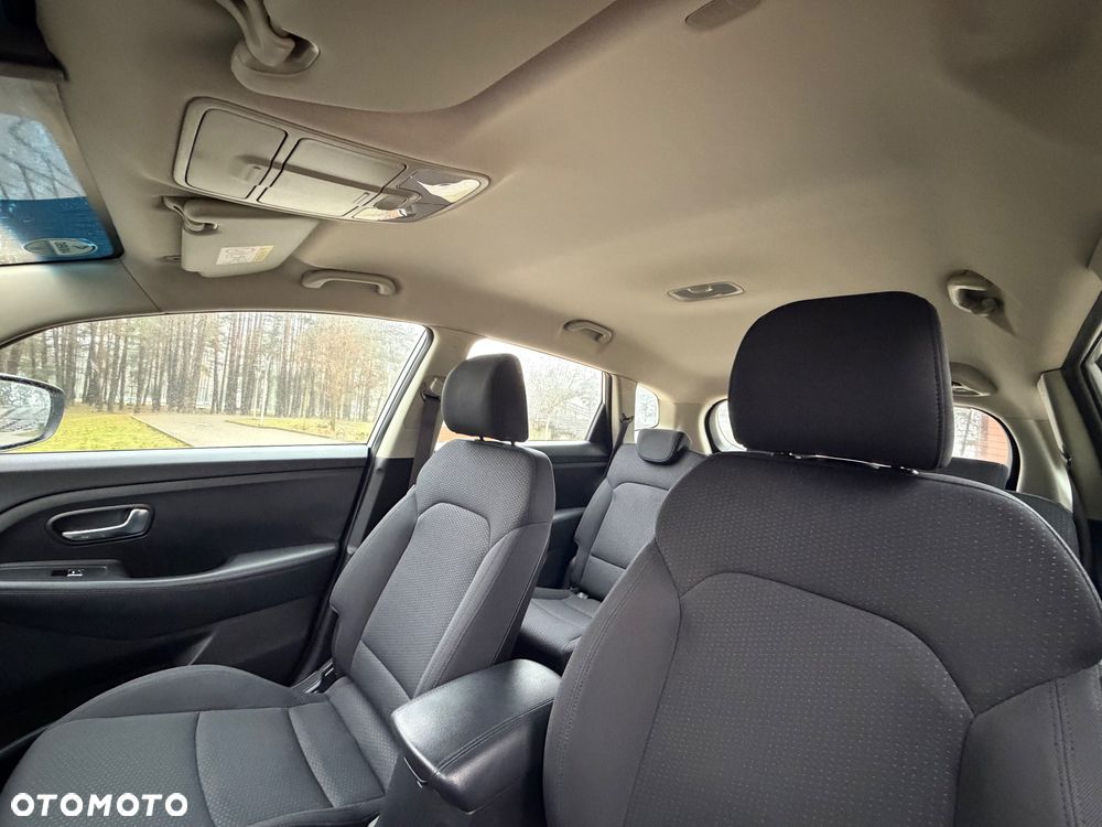 Kia Carens 1.7 CRDi Vision - 31