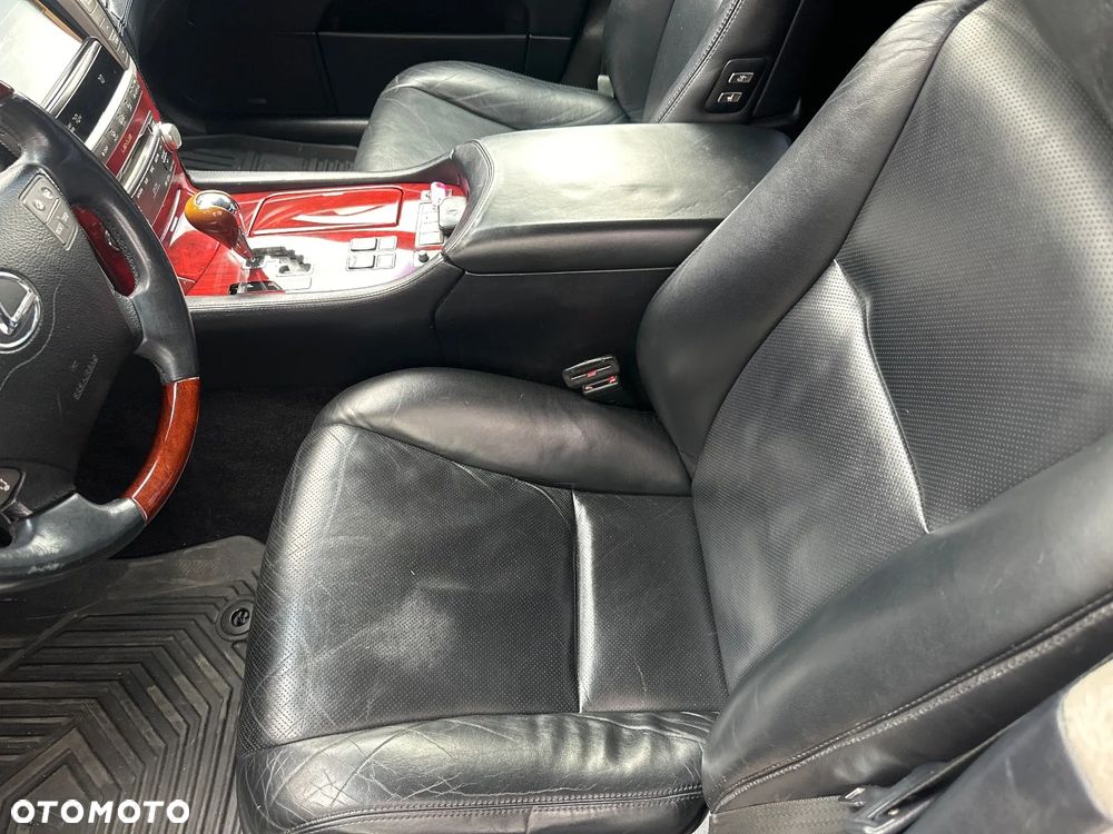Lexus LS 600h Elite - 15