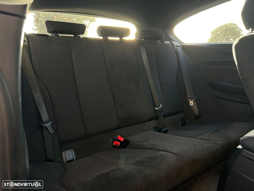 BMW 118 d Pack M - 26