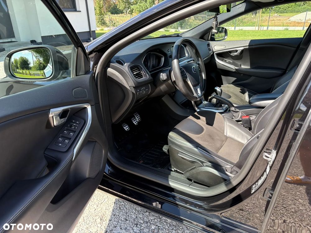 Volvo V40 D2 Drive-E R-Design Momentum - 14