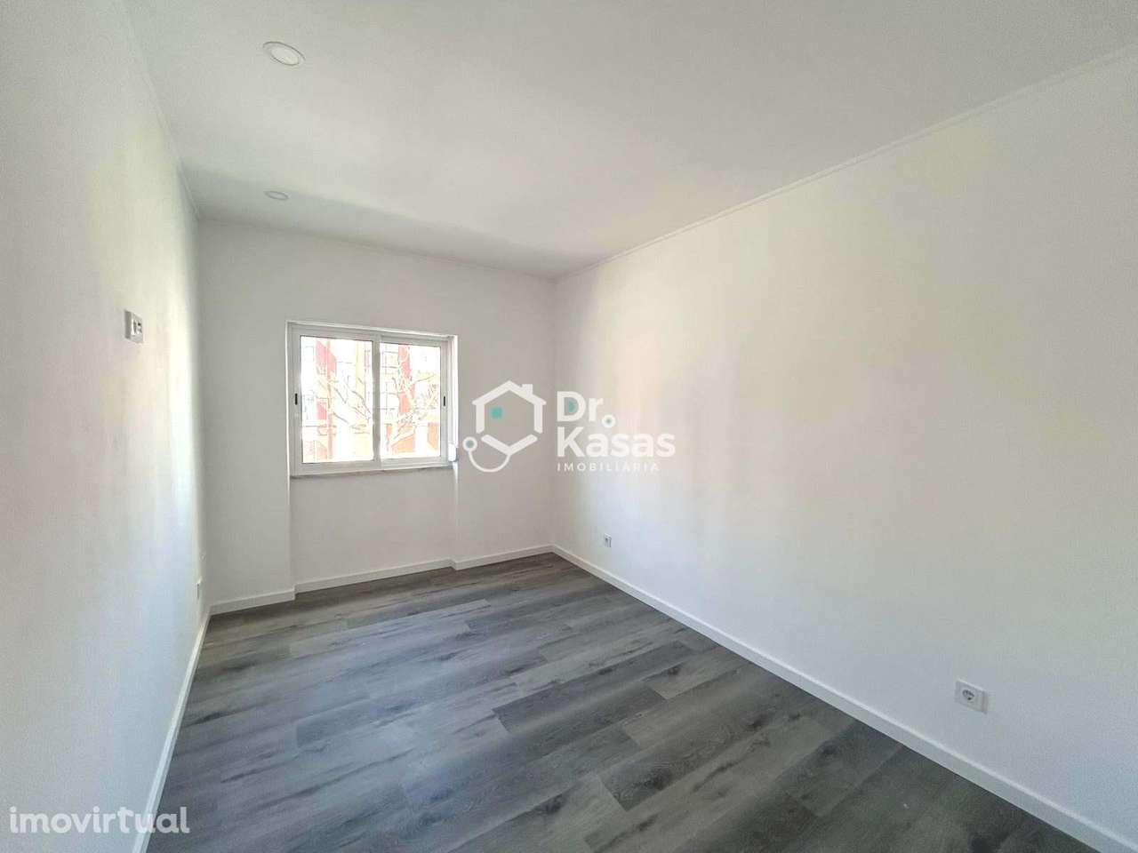 Apartamento T2 Renovado na Baixa da Banheira - Grande imagem: 3/29