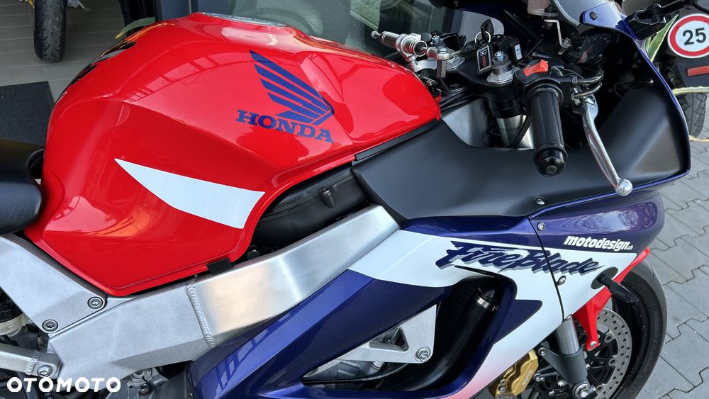 Honda CBR - 23