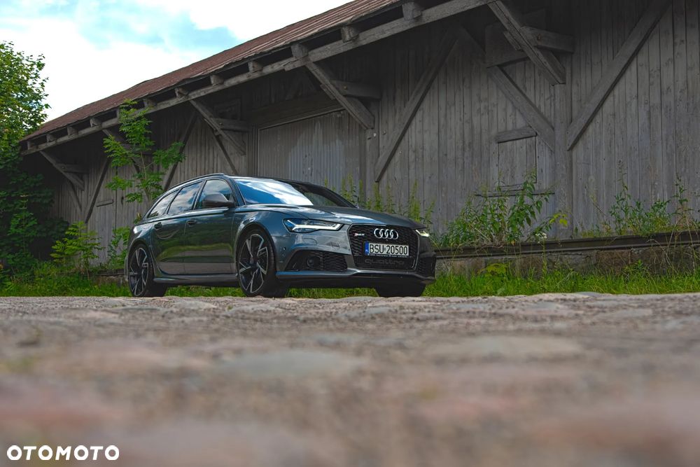 Audi RS6 Avant - 10