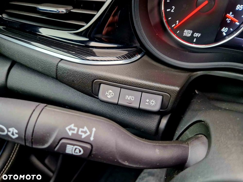 Opel Insignia 2.0 CDTI automatik Business Innovation - 27