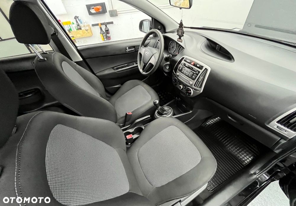Hyundai i20 - 19