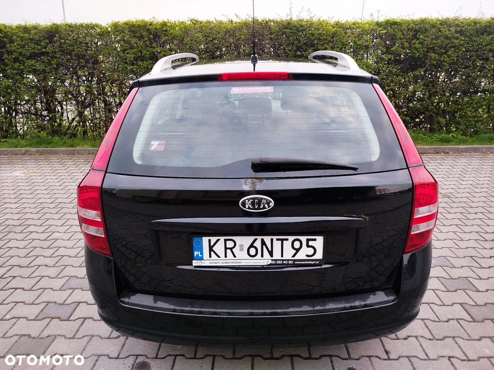 Kia Ceed - 4