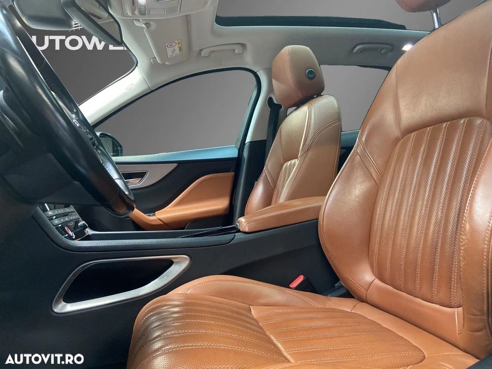 Jaguar F-Pace D300 AWD - 15