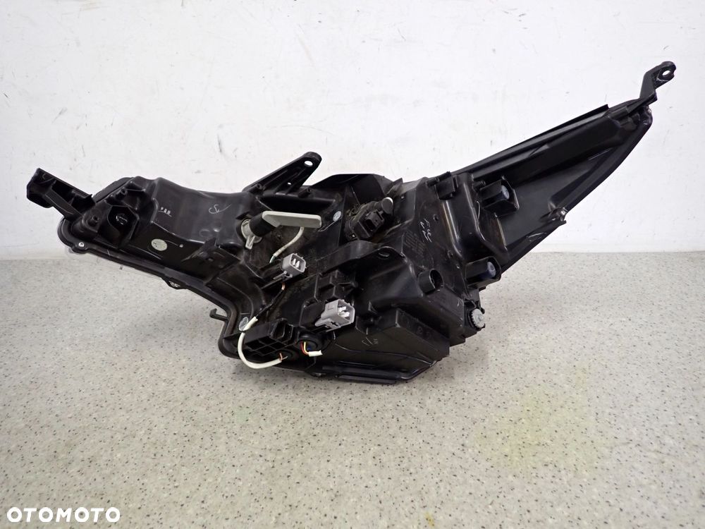 TOYOTA AVENSIS T27 15-18 REFLEKTOR PRAWY LAMPA PRZEDNIA LED LIFT - 10