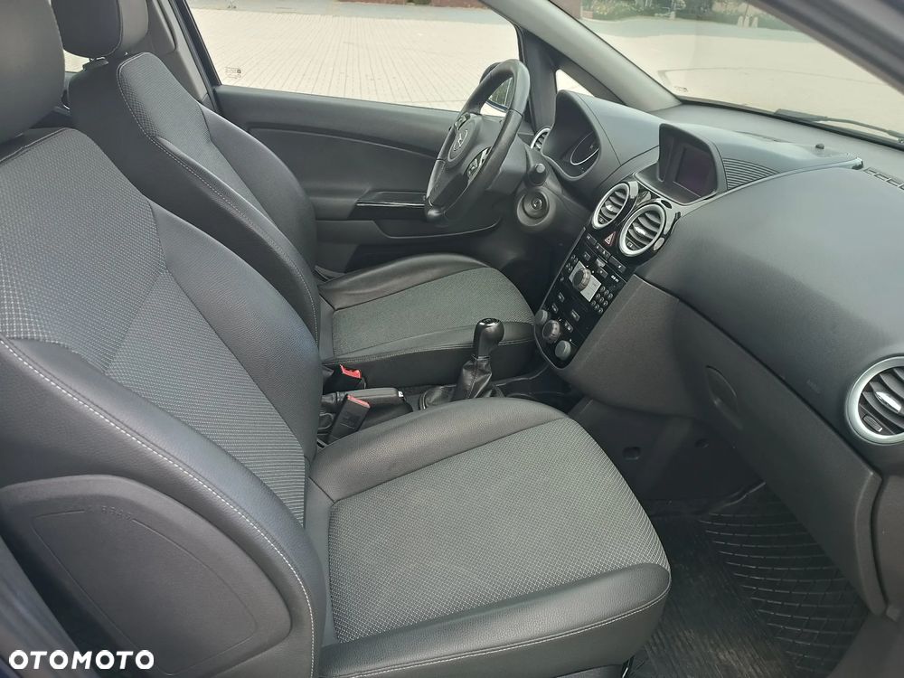 Opel Corsa 1.4 16V Cosmo - 10