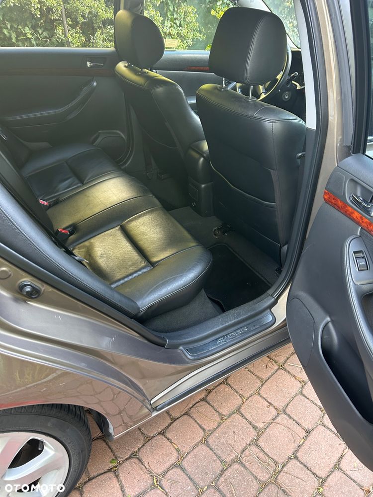 Toyota Avensis 2.0 VVT-i Sol - 12