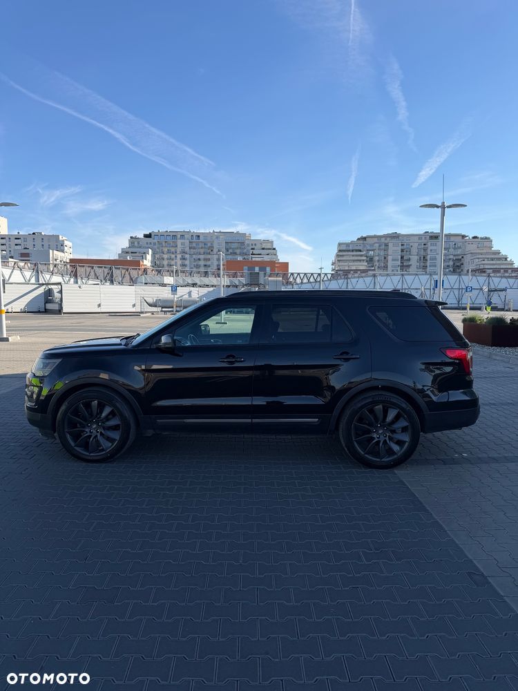 Ford Explorer - 3
