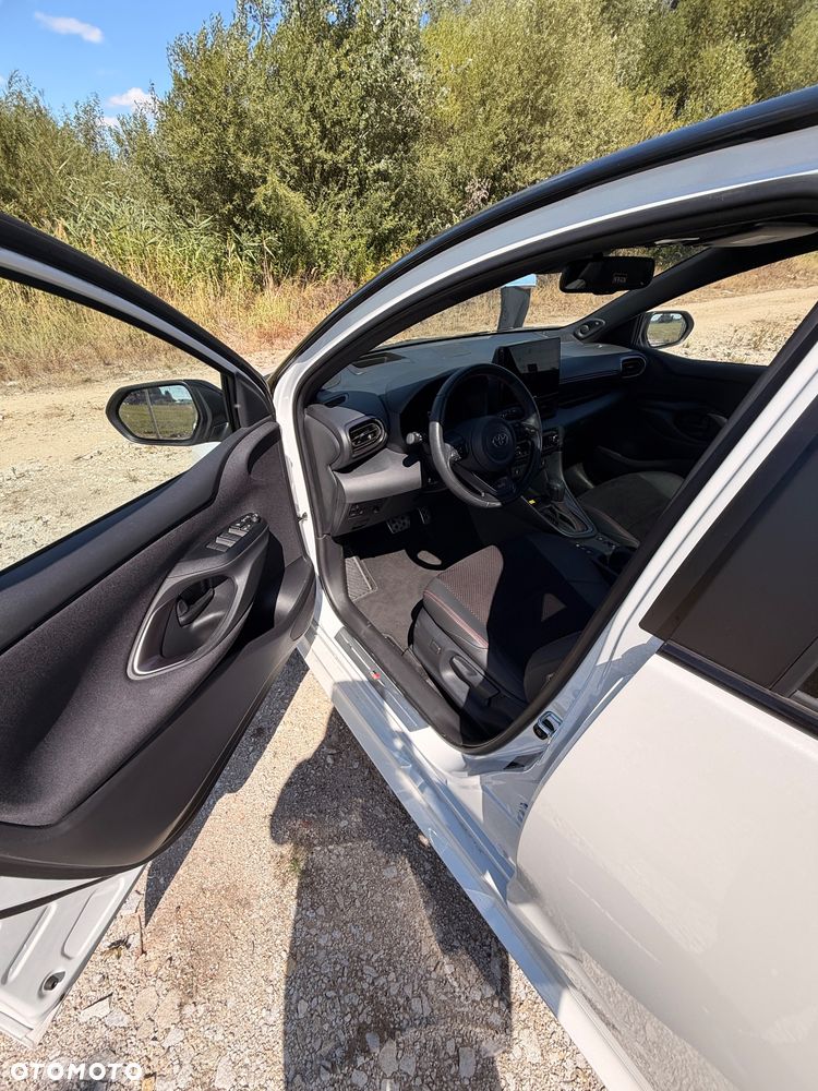 Toyota Yaris Hybrid 1.5 GR Sport - 15