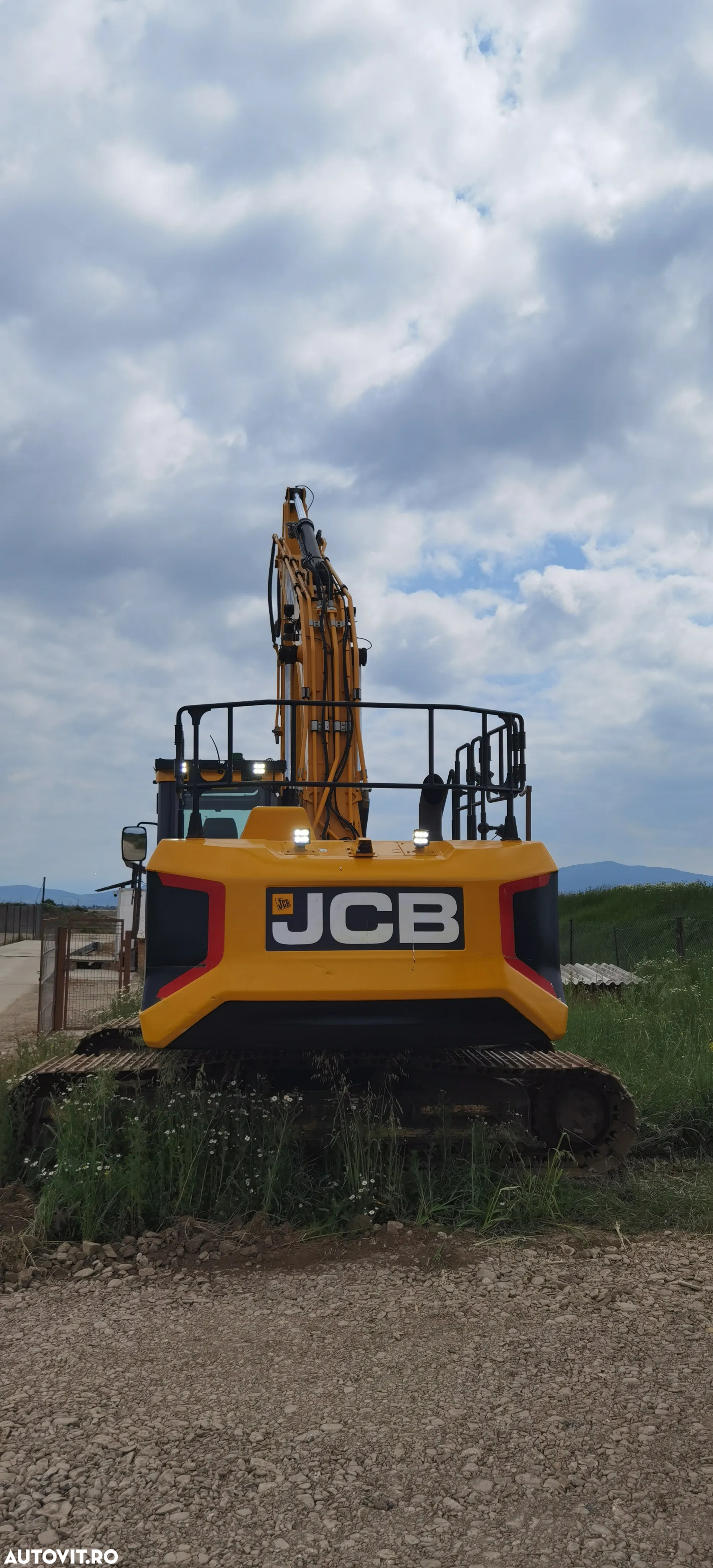 JCB 220 X LC - 2