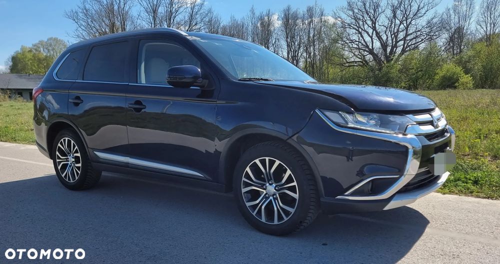 Mitsubishi Outlander 2.0 Intense + Navi 4WD CVT - 13