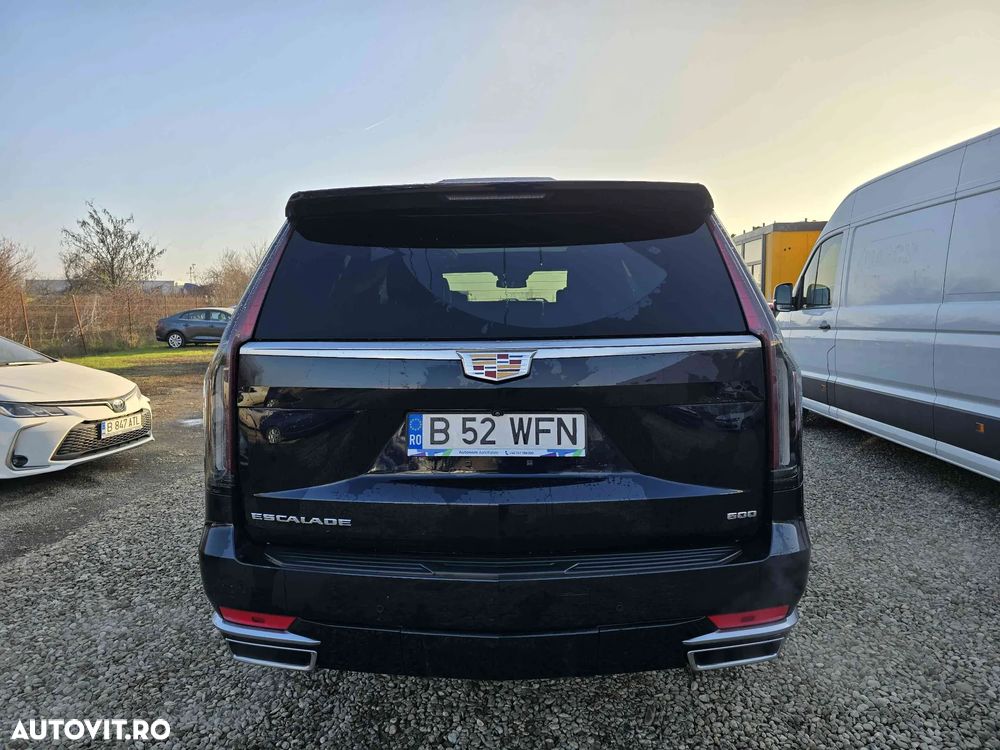 Cadillac Escalade - 4