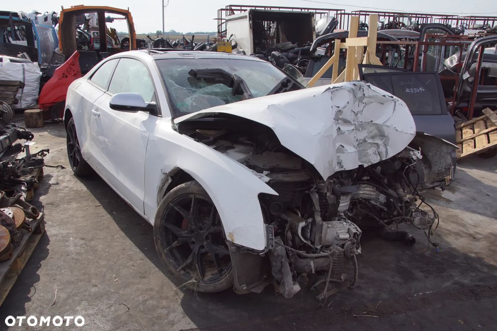 Auto na części - Audi A5 I 8T 3.0 TDI 239 KM CCWA LMK LY9C 2009R Silnik Skrzynia Drzwi Błotnik Klapa Zderzak Lampa Lusterko Klamka Szyba Deska Kokpit Sterownik Moduł Czujnik Licznik Wyświetlacz Panel Kierownica - 1