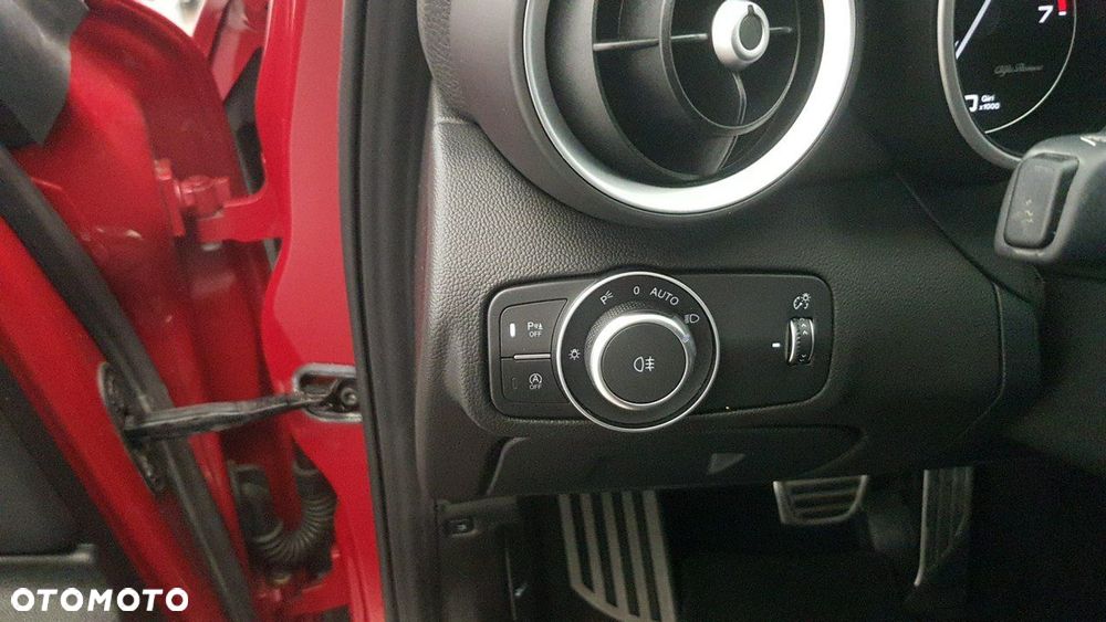 Alfa Romeo Giulia - 20