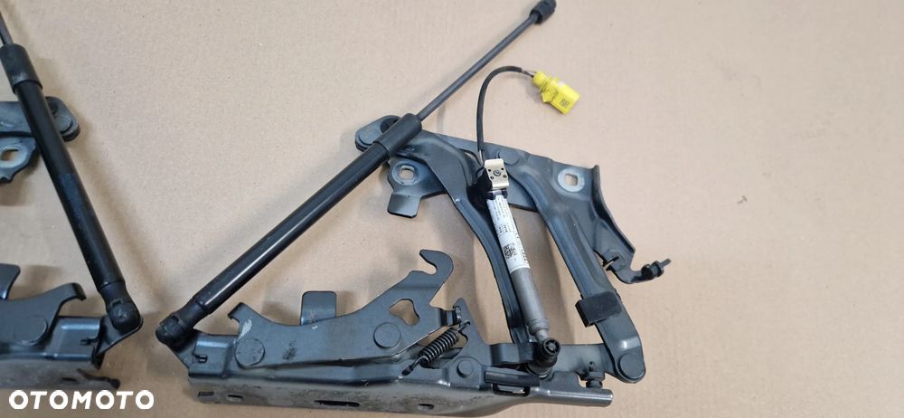 ZAWIASY MASKI NABOJE AUDI Q5 80A823301B 80A823302B LEWY PRAWY KPL - 3