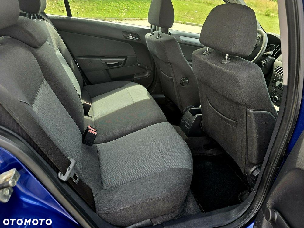 Opel Astra 1.8 Caravan Edition - 36